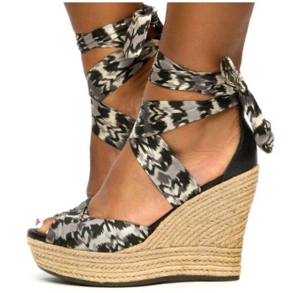Ugg Australia Lucianna Espadrilles  Sandals Size 9 Wedge Black Gray Strappy - Picture 1 of 6